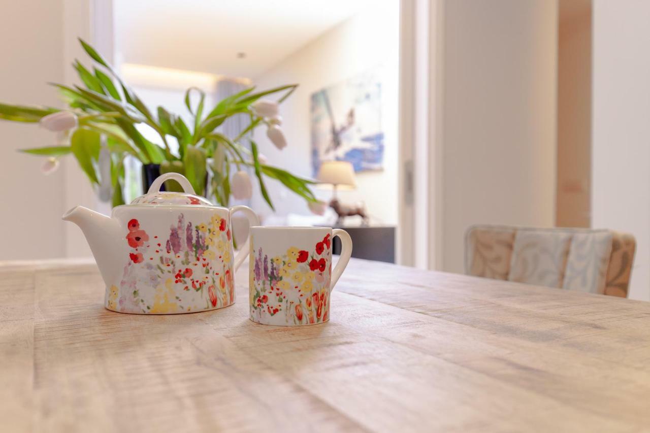 Sweet Suite Flora In Vouliagmeni Афины Экстерьер фото
